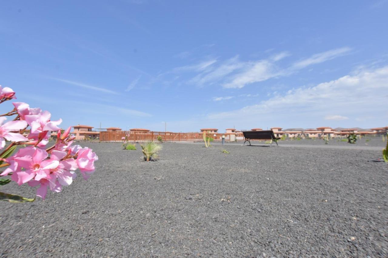 Apartamento El Hierro House, agradable adosado con piscina Lajares Exterior foto