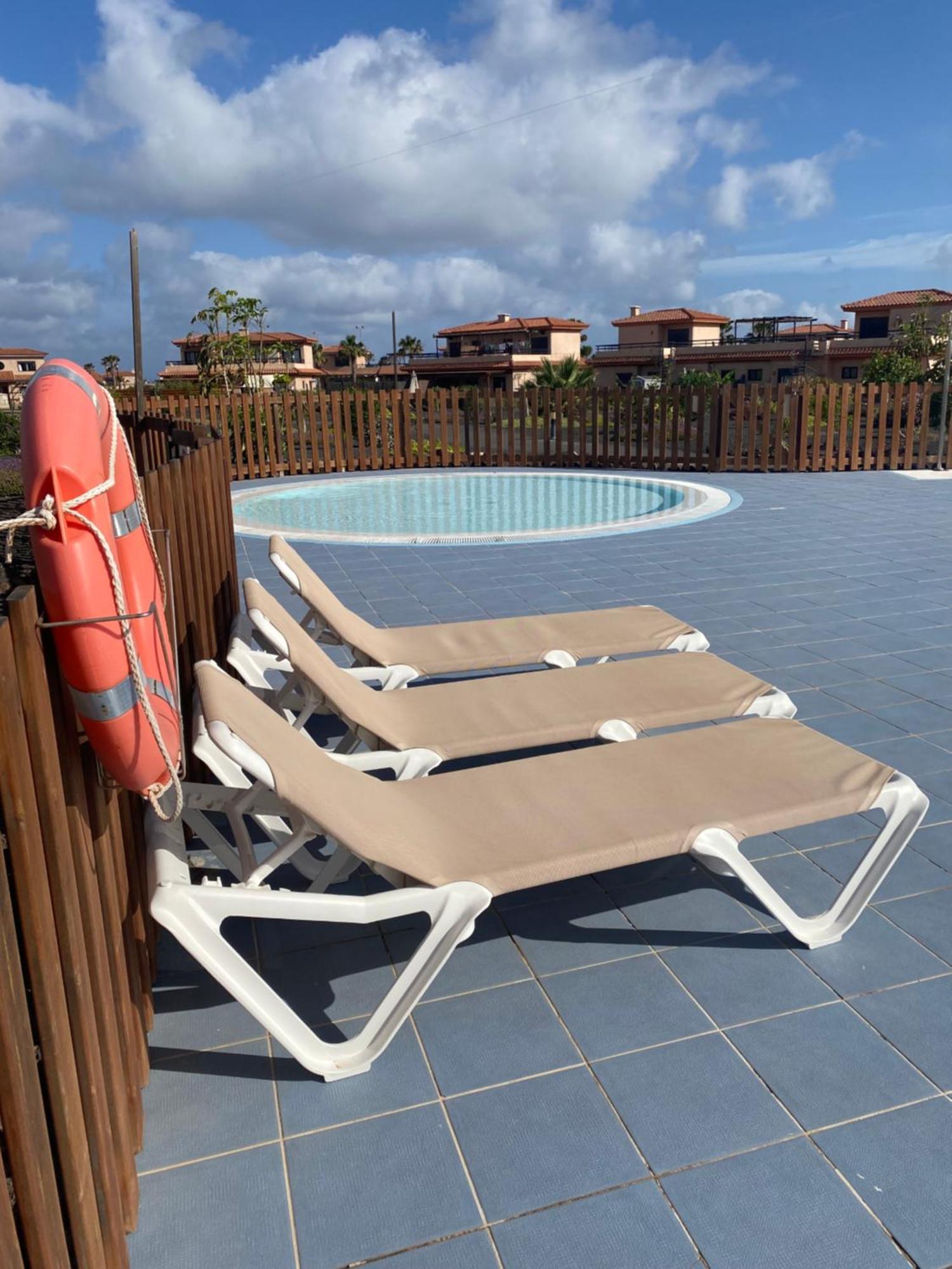 Apartamento El Hierro House, agradable adosado con piscina Lajares Exterior foto